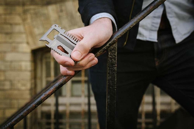 Image of Gentlemen's Hardware Titanium Credit Card Tool