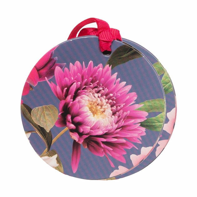 Image of WHSmith 4 Bold Dark Floral Gift Tag